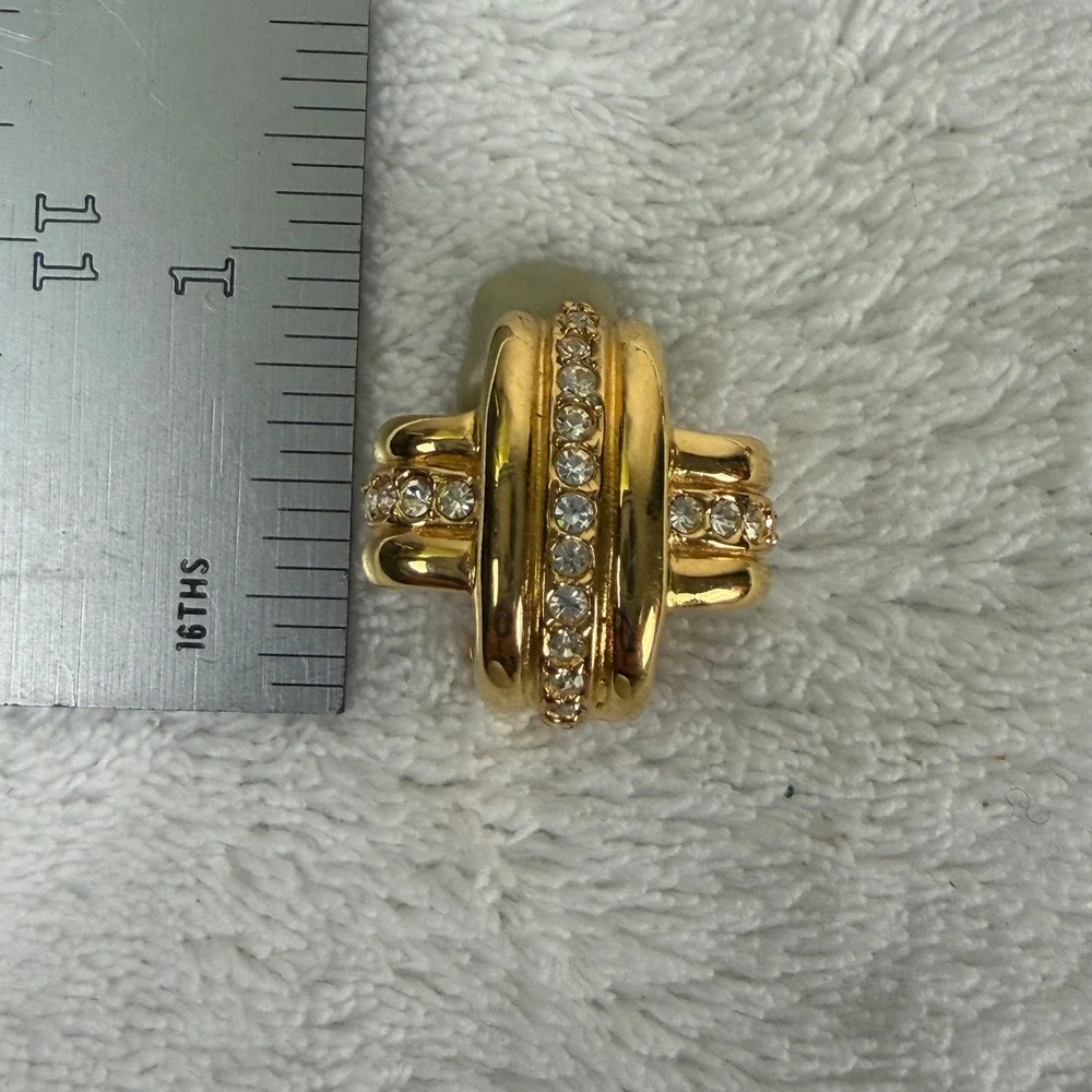 Ciner Vintage Gold Tone Rhinestone Ribbed Cross Clip On Earrings Statement